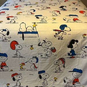 Vintage Peanuts Character Print sheet coverlet